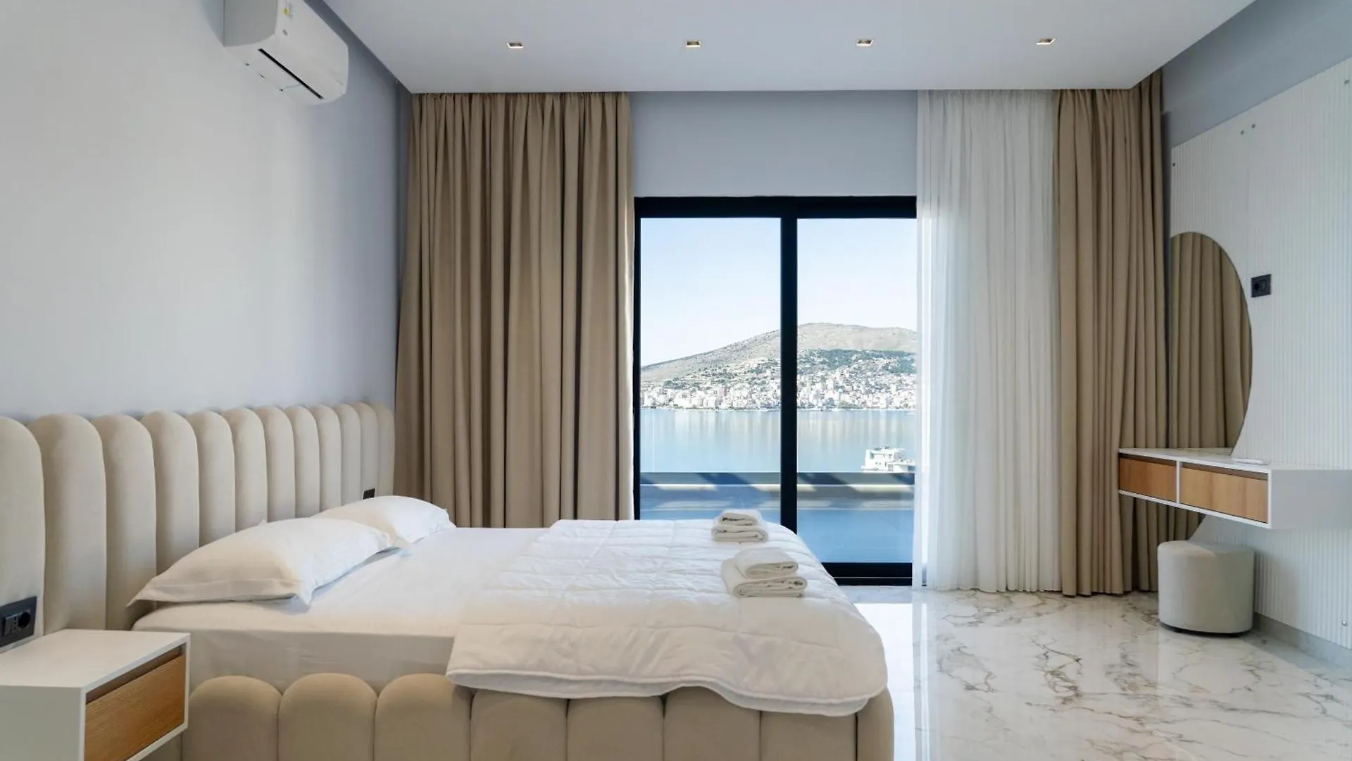 Day Lux Premium Apartments Sarandë 0*,