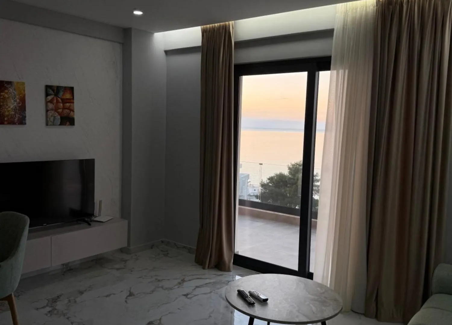 Day Lux Premium Apartments Sarandë Aparthotel