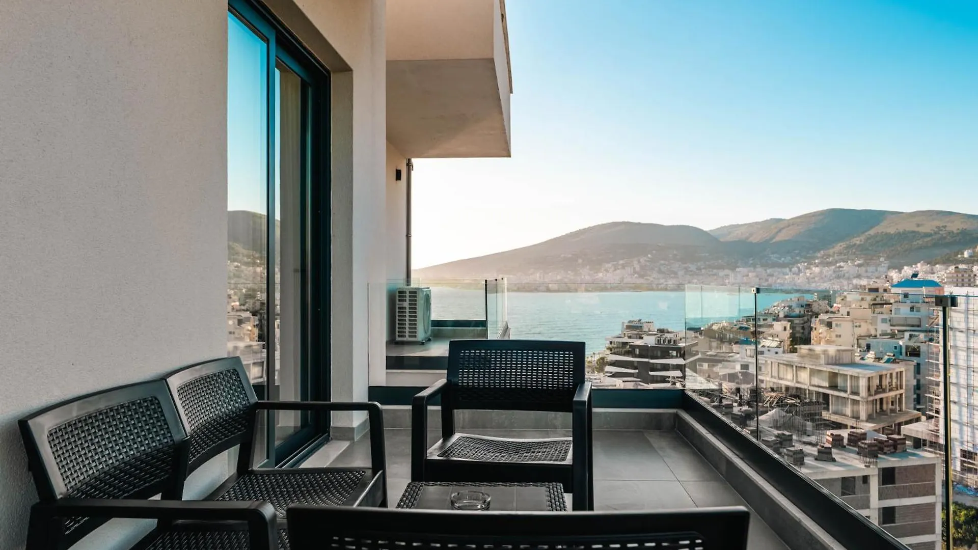 Day Lux Premium Apartments Sarandë Aparthotel