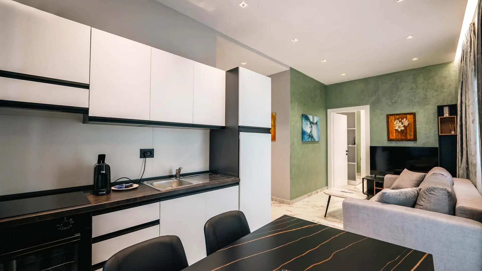 Day Lux Premium Apartments Sarandë Aparthotel