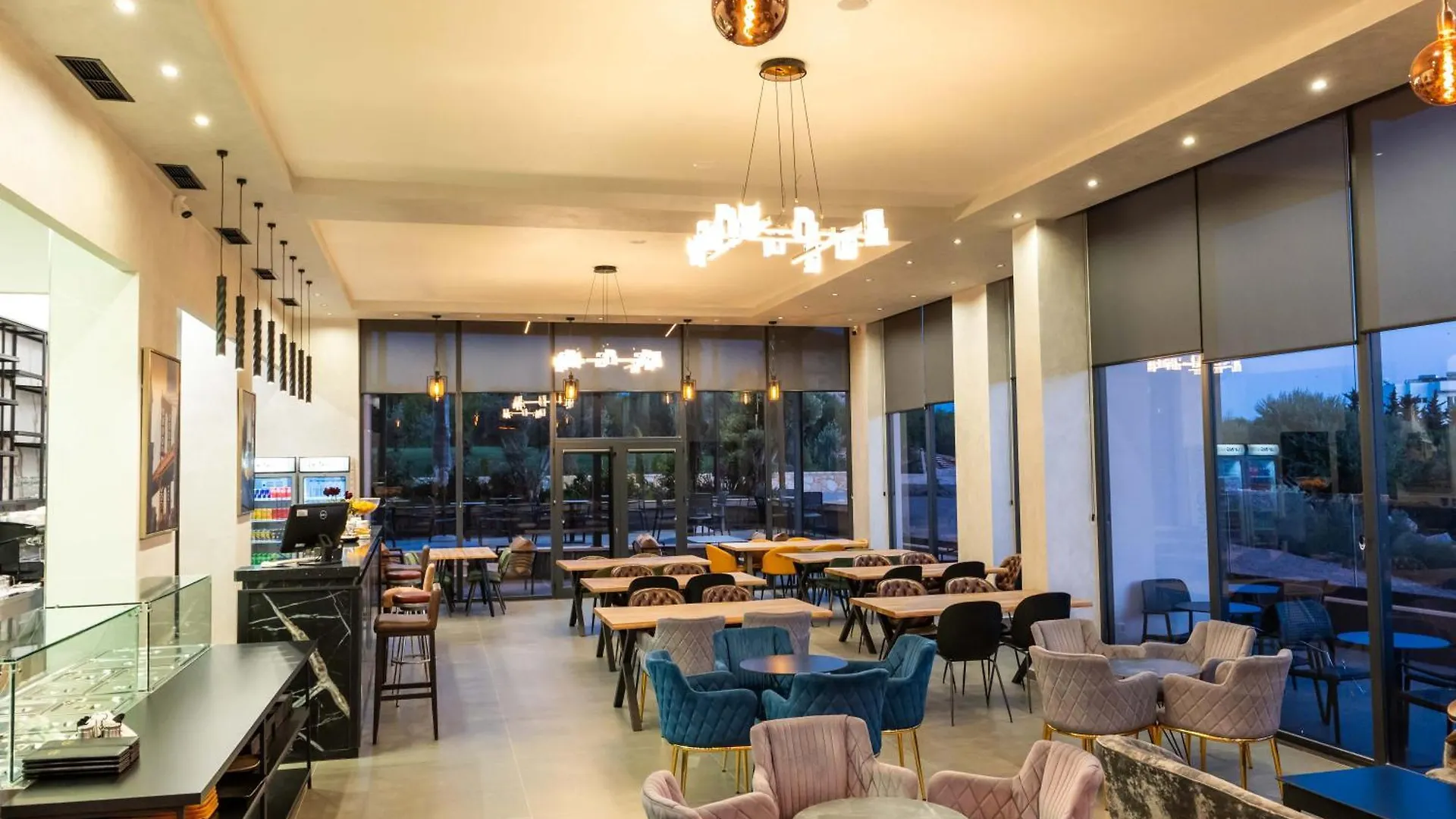 Day Lux Premium Apartments Sarandë Aparthotel