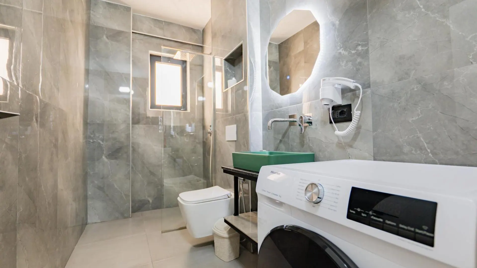 Day Lux Premium Apartments Sarandë Aparthotel