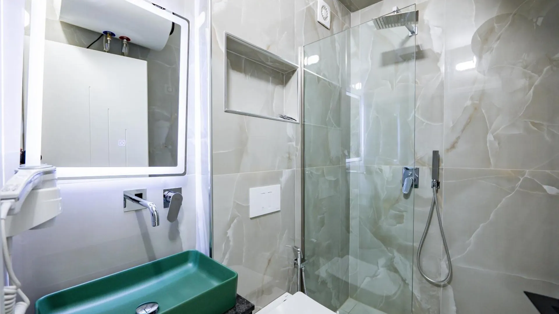 Aparthotel Day Lux Premium Apartments Sarandë