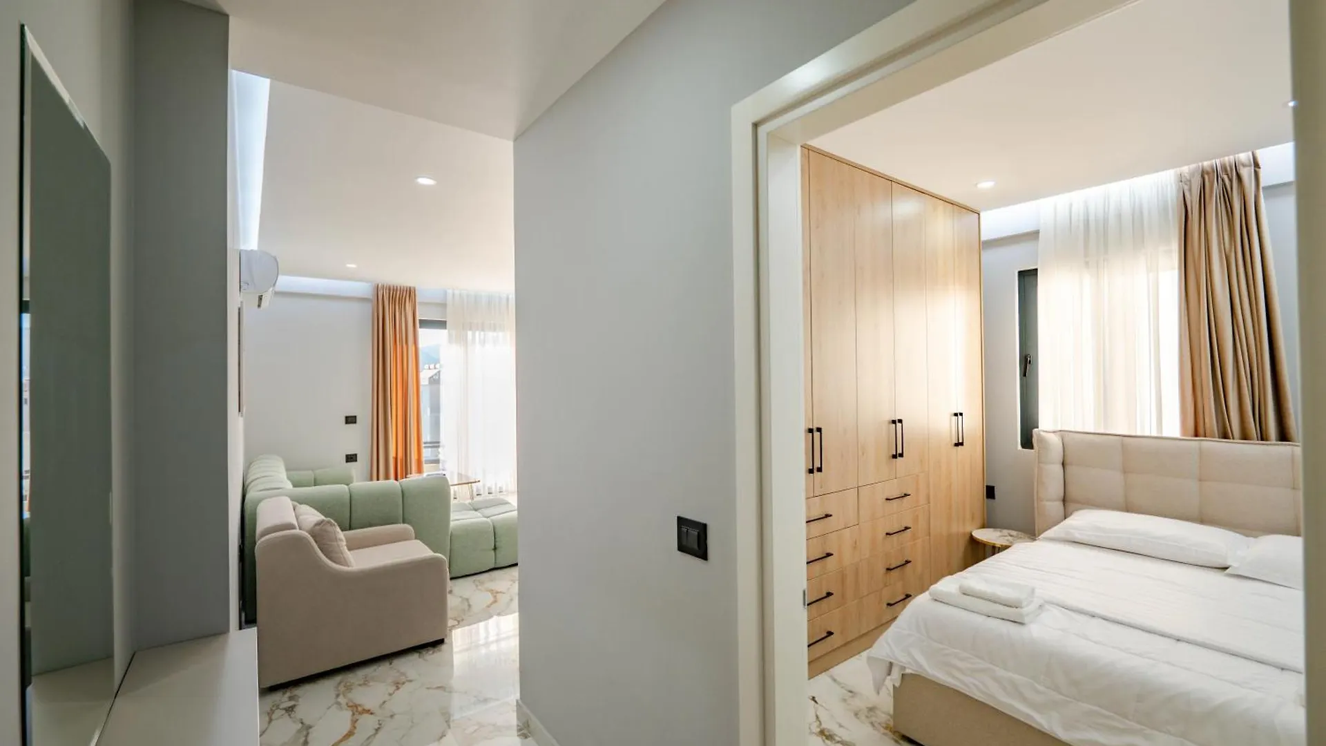 Day Lux Premium Apartments Sarandë Aparthotel